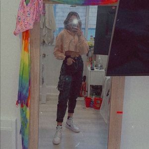 Meet your Posher, Mia